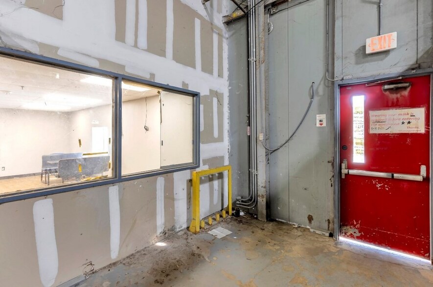 More Photos Of 1001 Ed Rutherford Dr, Greenville Manufacturing For Lease