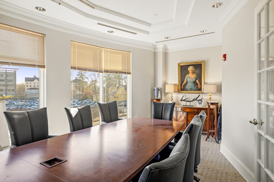 More Photos Of 532 E Paces Ferry Rd NE, Atlanta Office For Sale