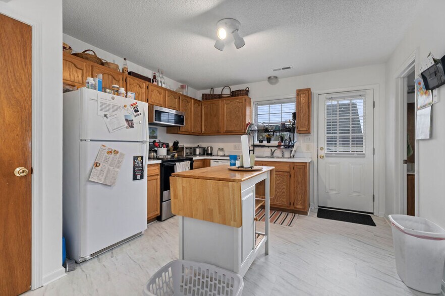 More Photos Of 2401 Mosley St, Waynesboro Apartments For Sale