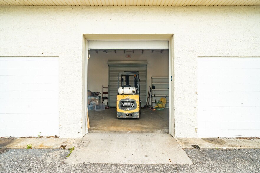 More Photos Of 1719 Signal Point Rd, Charleston Self Storage For Sale