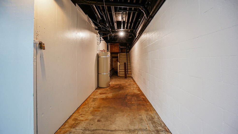 More Photos Of 370 W Sierra Madre Blvd, Sierra Madre Storefront For Lease