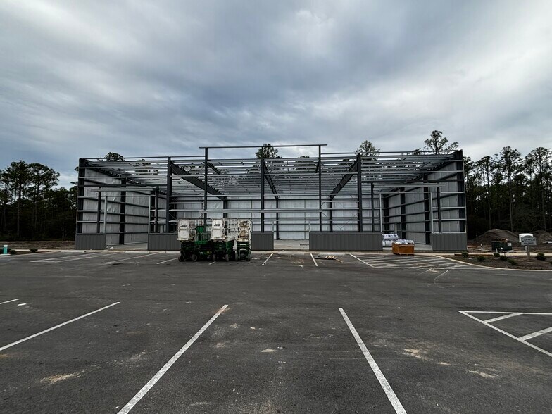 More Photos Of 334 Goldsby Rd, Santa Rosa Beach Showroom For Sale