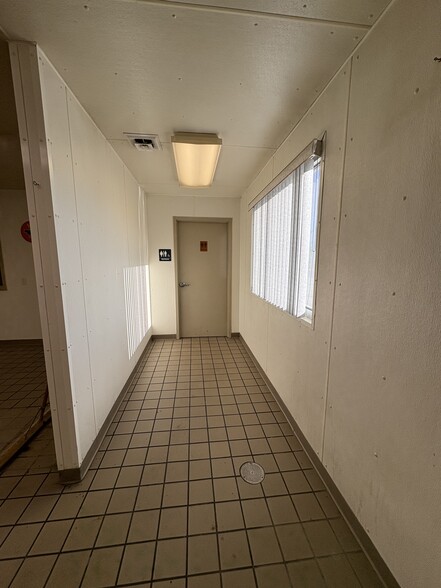 More Photos Of 810 Deal St, Highland Industrial For Sale