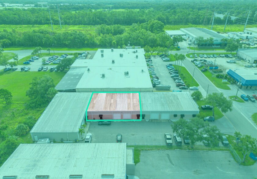 More Photos Of 440 Roberts Rd, Oldsmar Warehouse For Lease