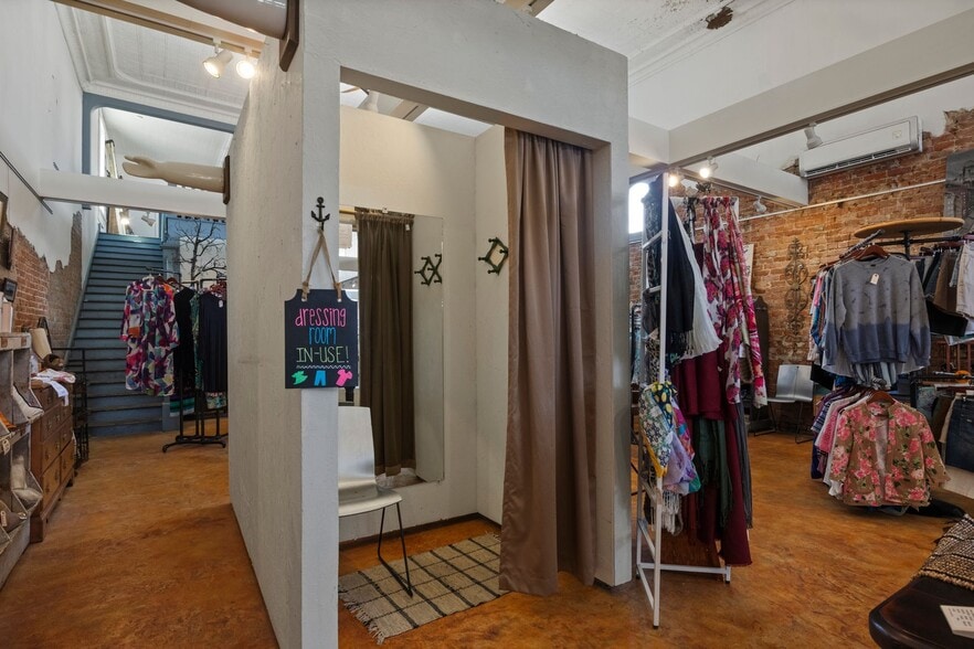 More Photos Of 219 N Main St, Winnsboro Storefront For Sale