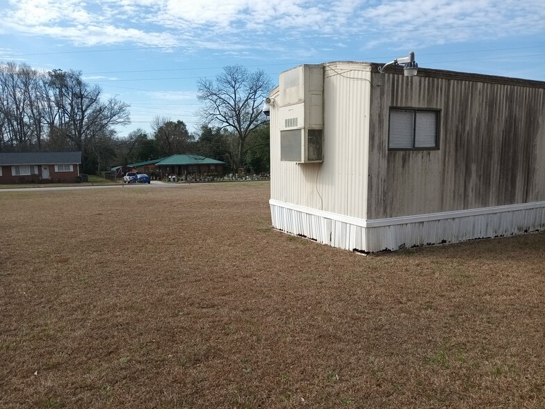 More Photos Of 1344 N 9th St, Griffin Religious Facility For Sale