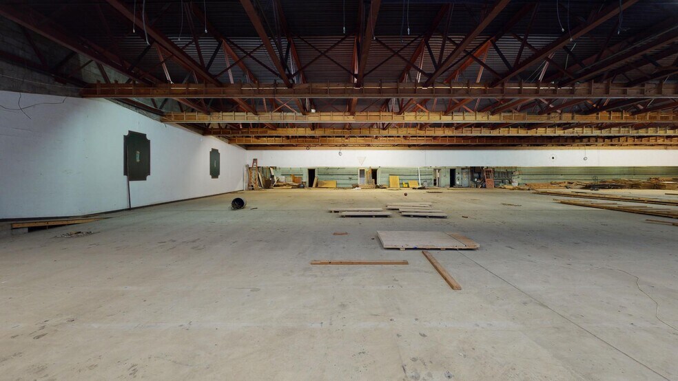 More Photos Of 626 5th St W, Huntington Bowling Alley For Sale