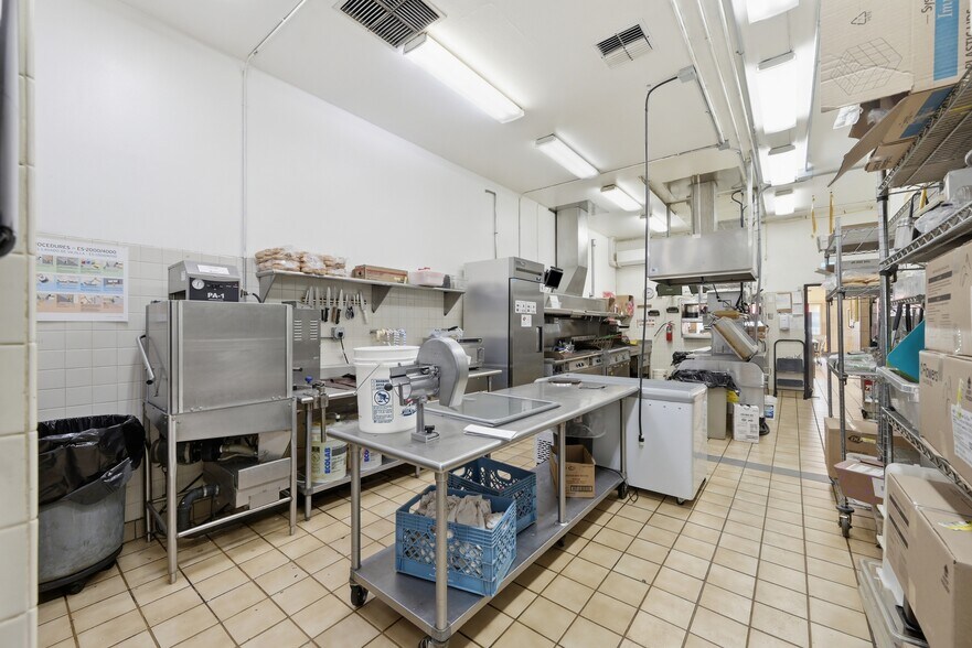 More Photos Of 47720 Or-58 Hwy, Oakridge Fast Food For Sale