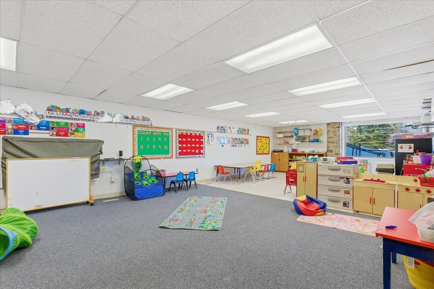 More Photos Of 2330 Mount Hebron Dr, Ellicott City Schools For Lease