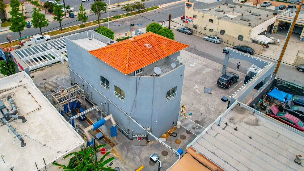 More Photos Of 16000 Pioneer Blvd, Norwalk Carwash For Sale