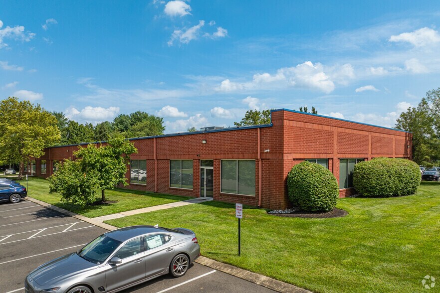 More Photos Of 402-404 Lippincott Dr, Marlton Medical For Sale