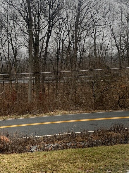 More Photos Of 1646 Chestnut Hill Rd, Morgantown Warehouse For Lease