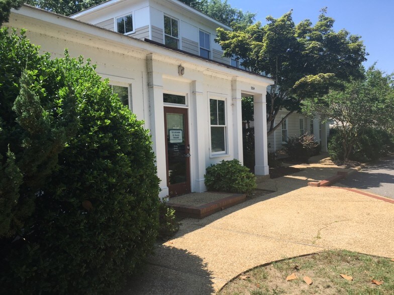 Primary Photo Of 3204 Ironbound Rd, Williamsburg Office For Lease