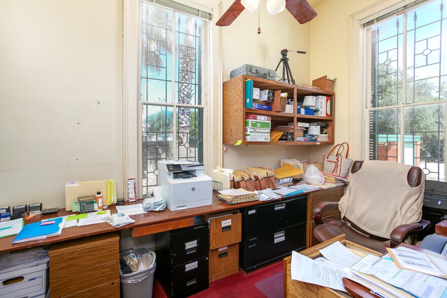 More Photos Of 635 S Presa St, San Antonio Storefront Retail Office For Sale