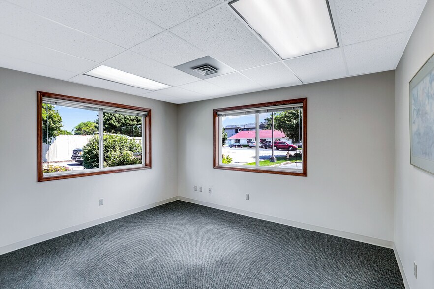 More Photos Of 9629 N Colfax Rd, Spokane Office For Sale