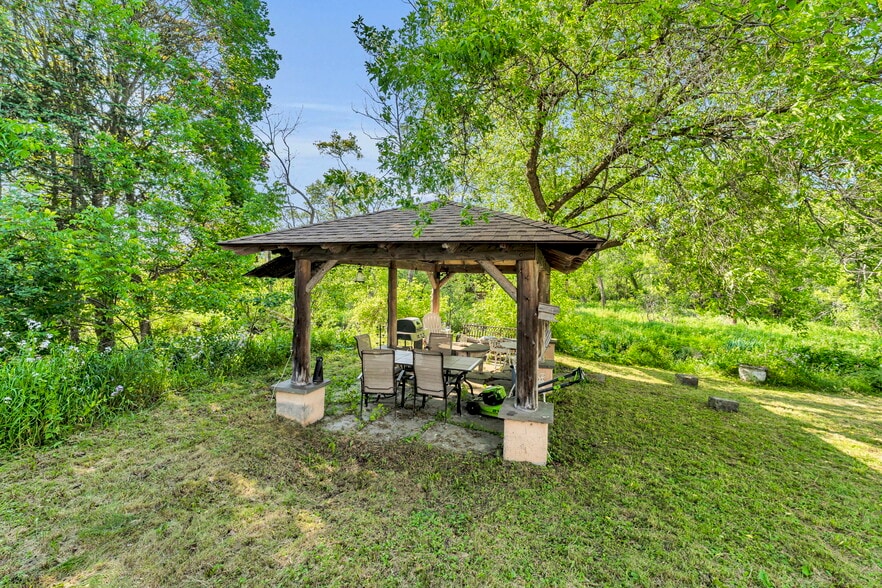 More Photos Of 7667 State Highway 80, Springfield Center Hotel For Sale