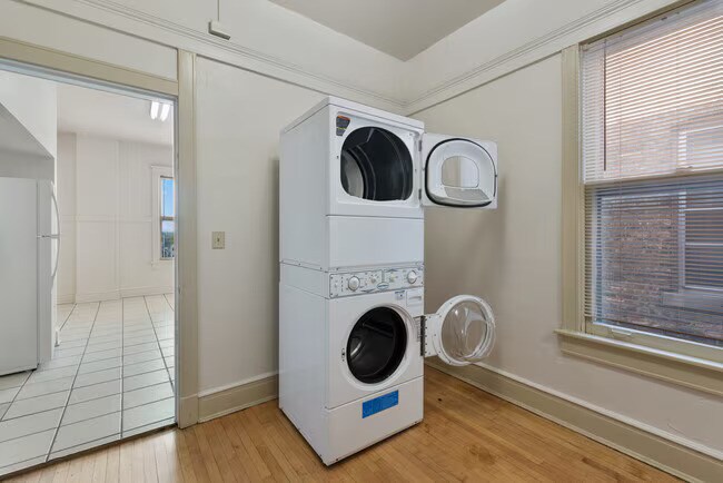 More Photos Of 2335 W Wisconsin Ave, Milwaukee Apartments For Sale