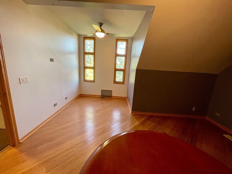 More Photos Of 1595 Weld Rd, Elgin Office For Lease