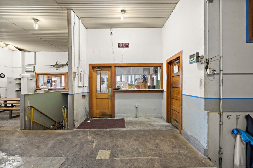 More Photos Of 410-414 Towne Ave, Los Angeles Warehouse For Sale