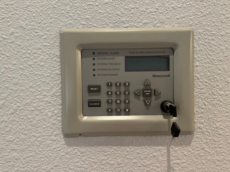 More Photos Of 116 N Clark St, Burleson Religious Facility For Sale