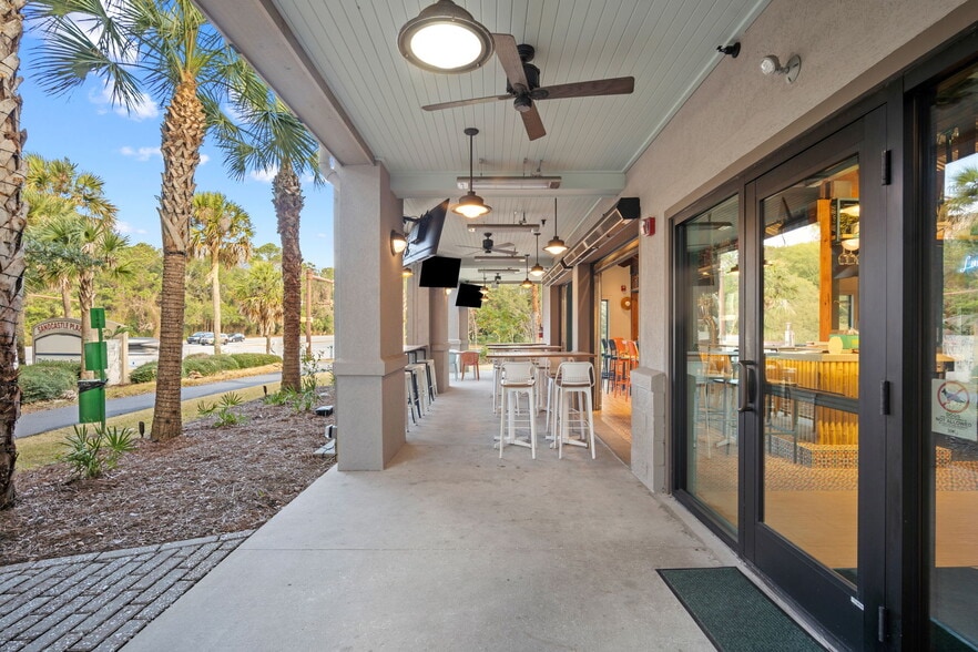 More Photos Of 14 Folly Field Rd, Hilton Head Island Restaurant For Sale