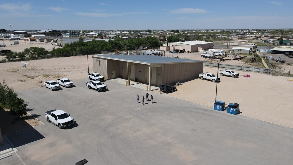 More Photos Of 2484 Betty ave, Monahans Warehouse For Sale