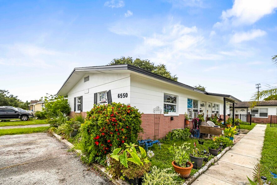More Photos Of 6550 41st Ave N, Saint Petersburg Multifamily For Sale