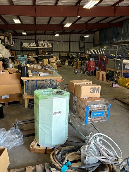 More Photos Of 310 N Witter St, Pasadena Light Manufacturing For Sale