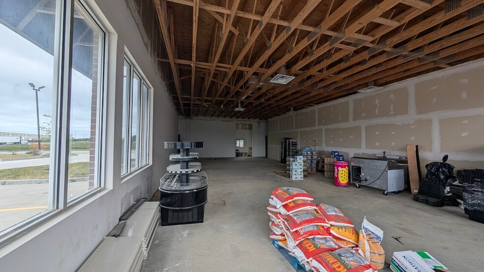 More Photos Of 4250 South SR 267, Lebanon Restaurant For Lease