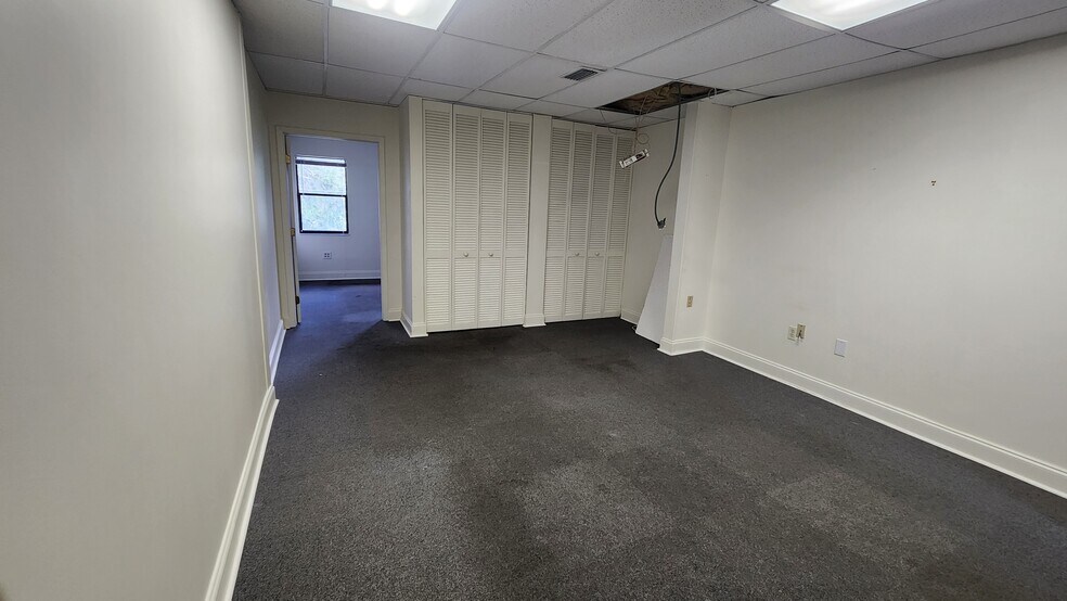 More Photos Of 720-722 E Fletcher Ave, Tampa Loft Creative Space For Lease