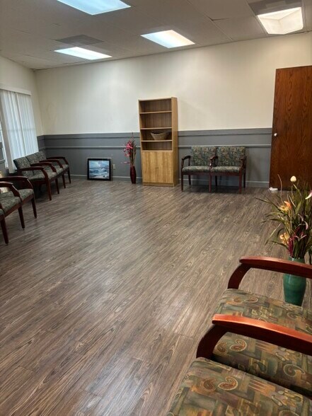 More Photos Of 4355 Interstate 30, Mesquite Office Residential For Lease