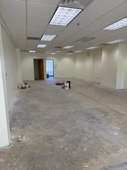 More Photos Of 385 N Franklin Tpke, Ramsey Bank For Lease
