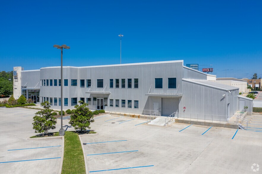 More Photos Of 26620 I-45, Spring Medical For Lease