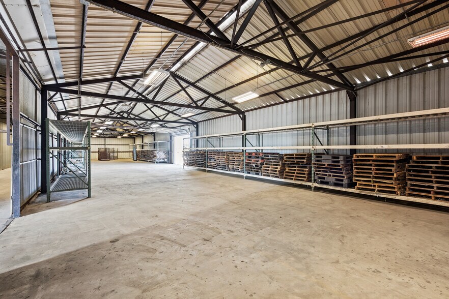 More Photos Of 8602 Broadway St, Galveston Warehouse For Sale