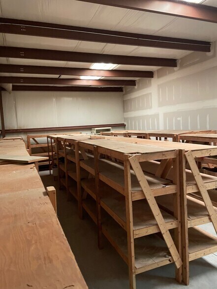 More Photos Of 140 Crouch Commercial Ct, Irmo Light Manufacturing For Lease