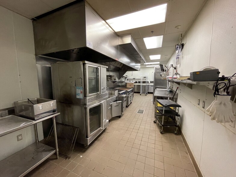 More Photos Of 4780 Cornell Rd, Cincinnati Movie Theatre For Sale