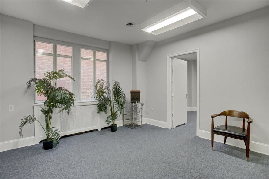 More Photos Of 5 Public Sq, Hagerstown Loft Creative Space For Lease