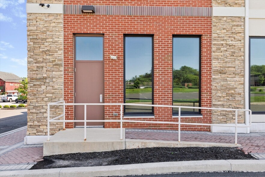 More Photos Of 950 Dekalb Pike, Blue Bell General Retail For Sale