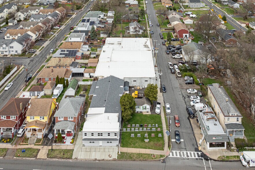More Photos Of 459 Somerset St, Somerset Warehouse For Sale