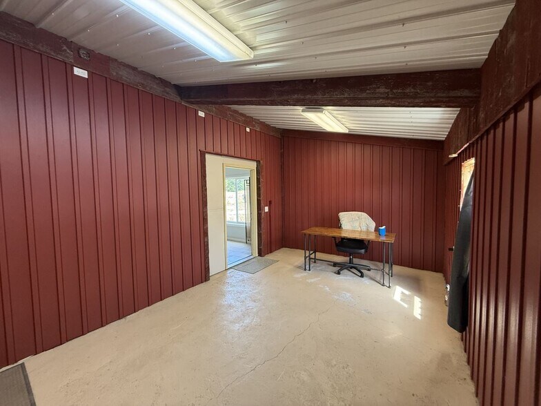 More Photos Of 65994 M 43, Bangor Freestanding For Lease