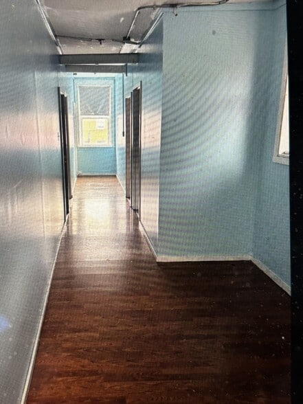 More Photos Of 521 W Girard Ave, Philadelphia Storefront Retail Office For Lease
