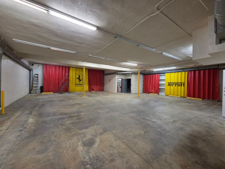 More Photos Of 11426 Ventura Blvd, Studio City Loft Creative Space For Sale