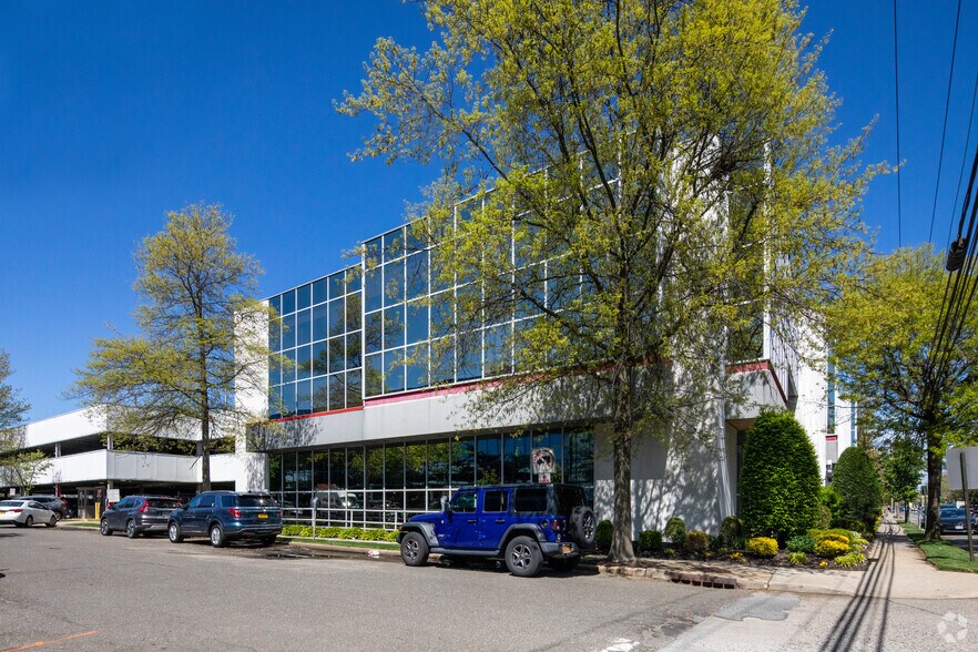 More Photos Of 300 Old Country Rd, Mineola Medical For Sale