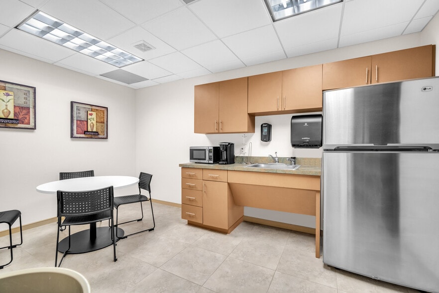 More Photos Of 399 NW 2nd Ave, Boca Raton Office For Lease