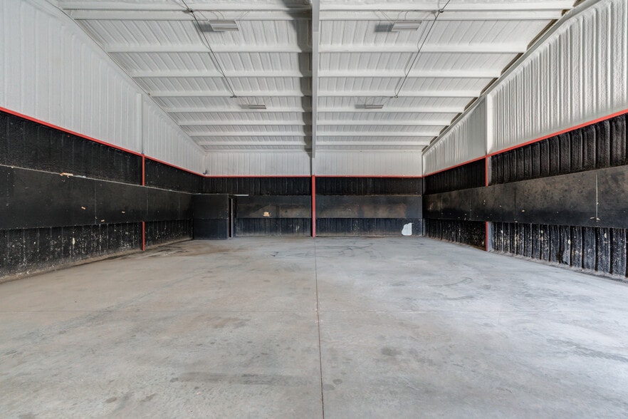 More Photos Of 4212 F M 2528, Lubbock Flex For Sale