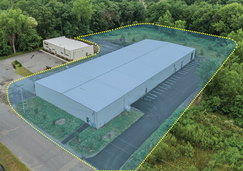 More Photos Of 1771 Lock Dr, Leominster Warehouse For Lease