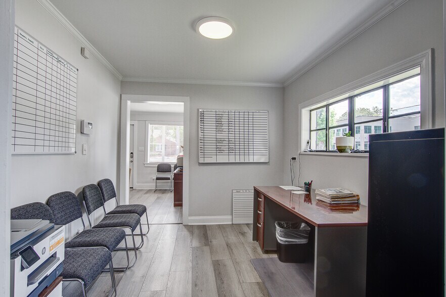 More Photos Of 500 N Pine St, Summerville Office For Sale