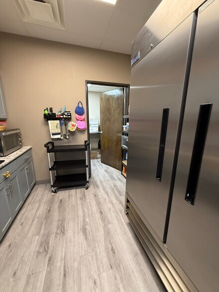 More Photos Of 1351 N Zaragoza Rd, El Paso Office For Sale