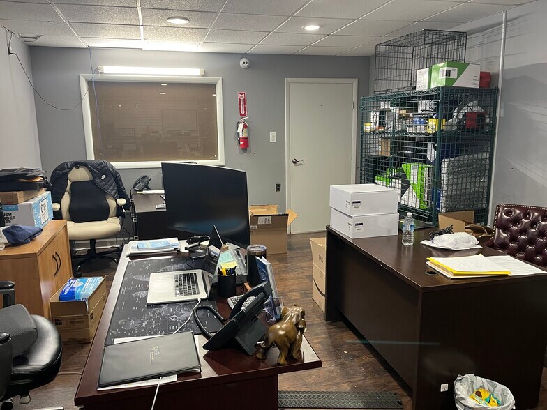 More Photos Of 2040 Napfle Ave, Philadelphia Freestanding For Lease