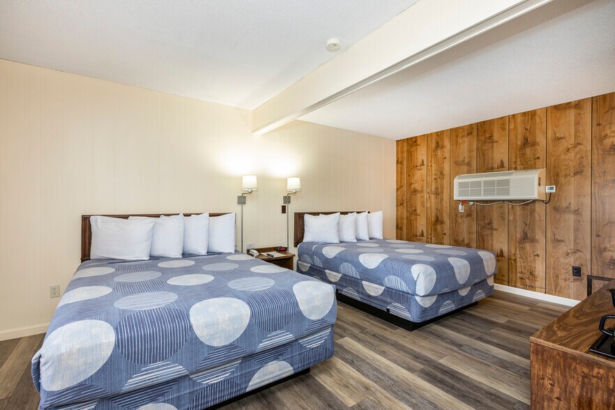 More Photos Of 6100 M-68 Hwy, Indian River Hotel For Sale